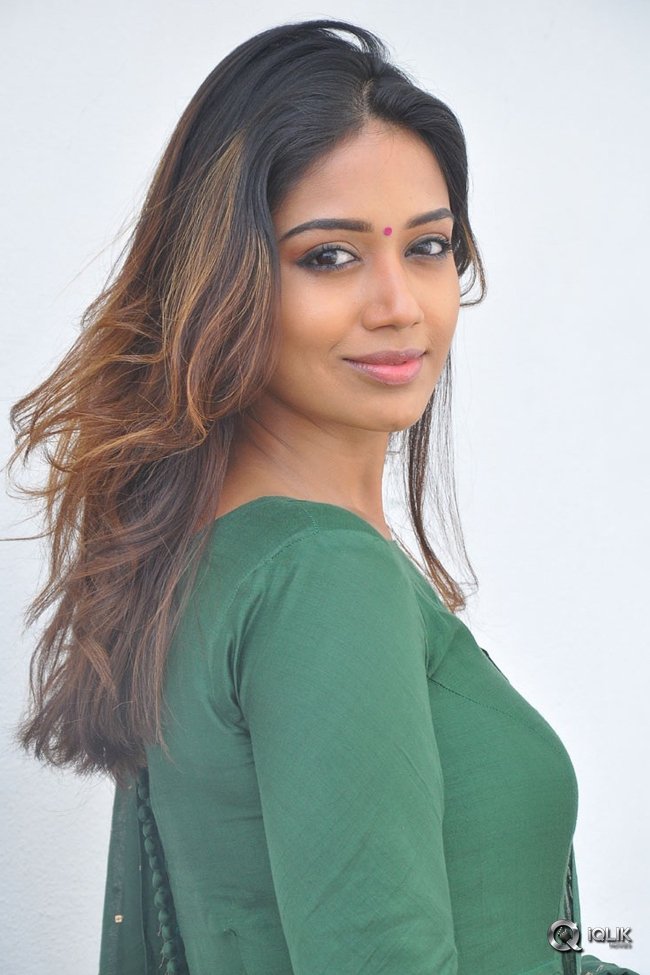 Nivetha-Pethuraj-At-Mental-Madilo-Movie-Press-Meet